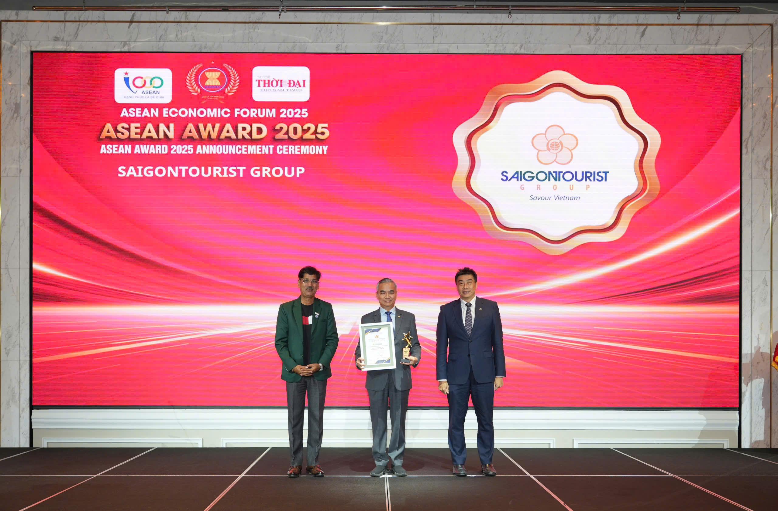 Saigontourist Group nhận 5 giải thưởng lớn tại Diễn đàn Kinh tế ASEAN 2025